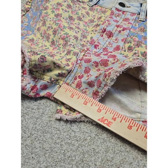 Anthropologie Farm Rio Patchwork Multi Floral Denim Shorts Boho Festival Sz 26 - Picture 7 of 7